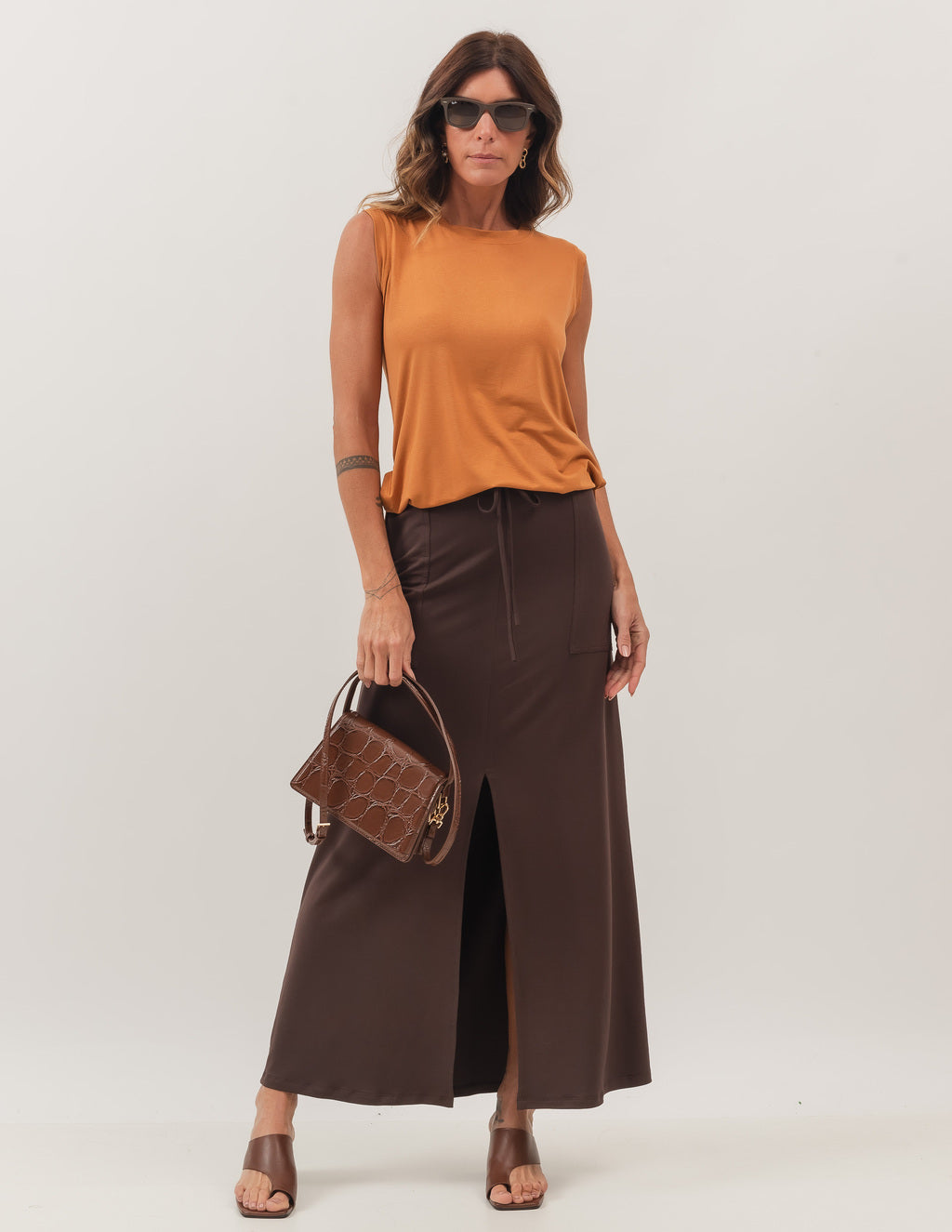 Blusa Regata Kimono Caramelo e Saia Midi Valença Marrom