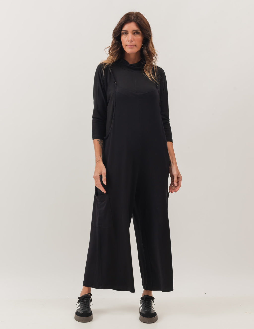 Conjunto Amber Preto e Blusa Gola Boba Preta