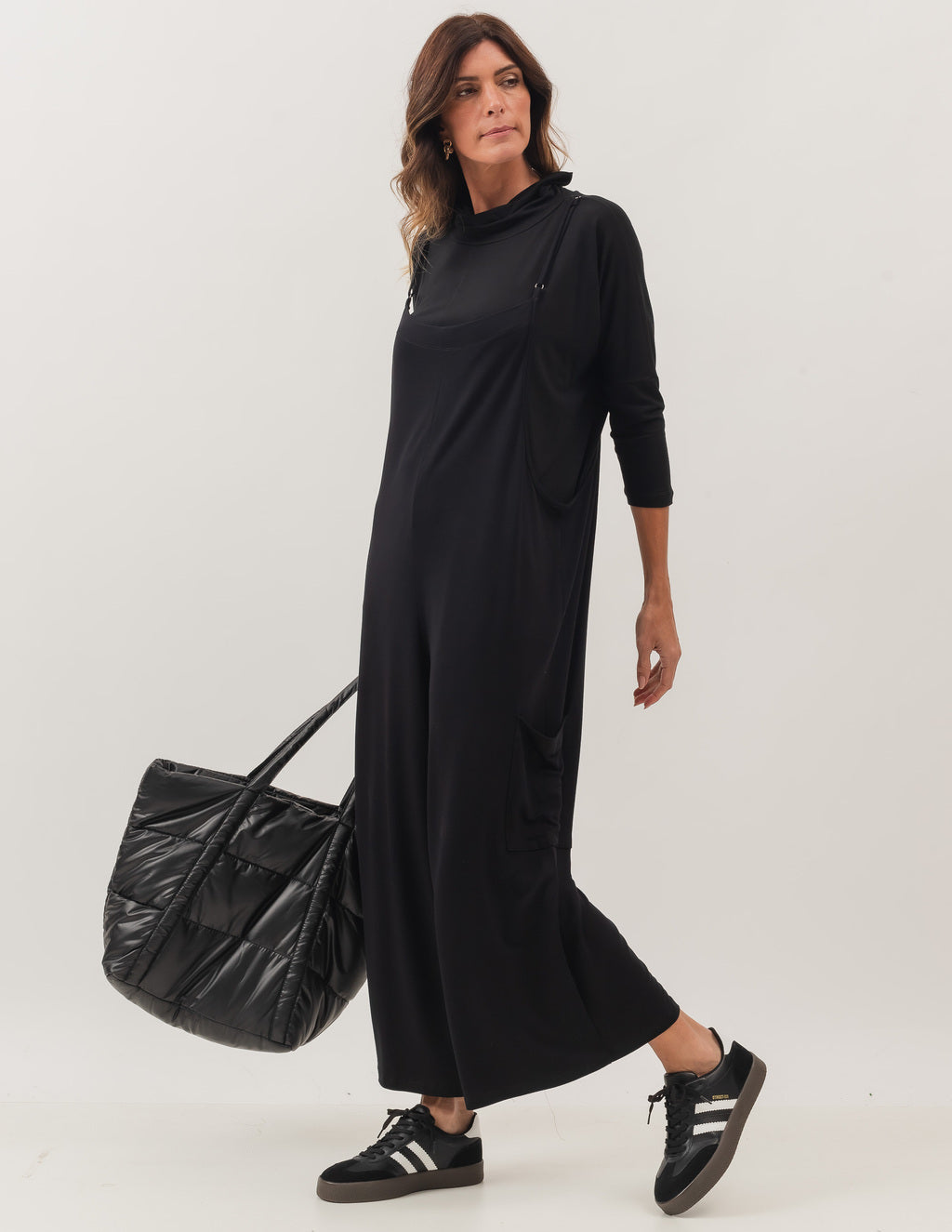 Conjunto Amber Preto e Blusa Gola Boba Preta