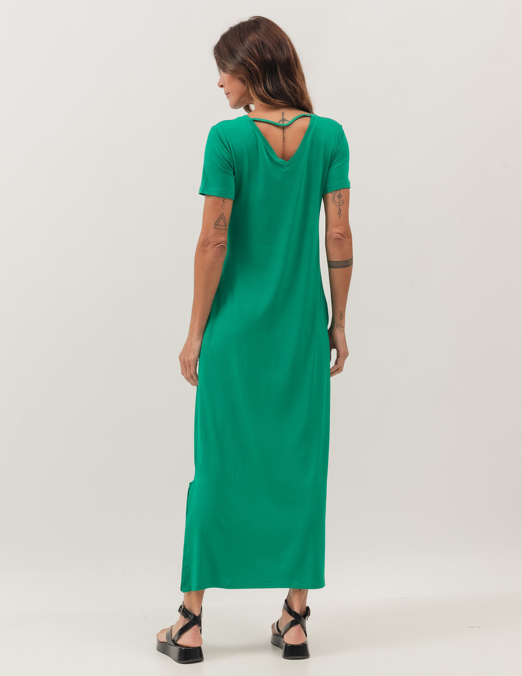 VESTIDO LONGO COM BOLSO VERDE BANDEIRA