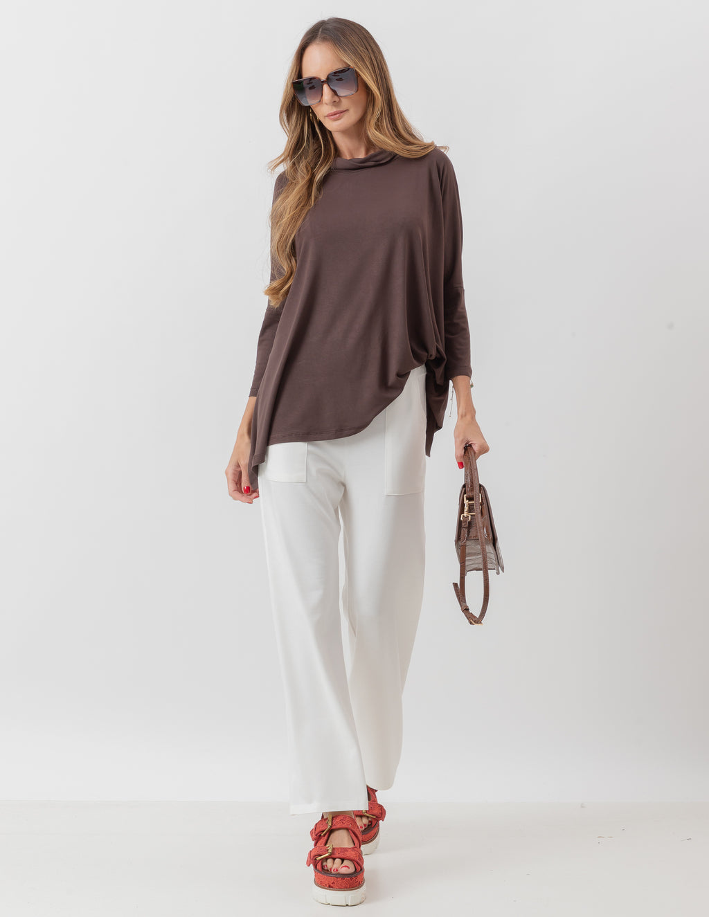 Blusa Gola Boba Oversized Marrom