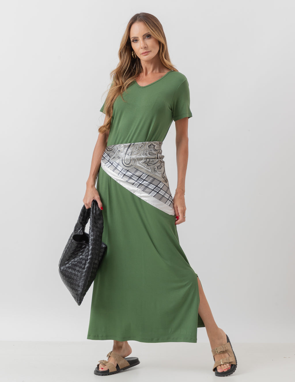 VESTIDO LONGO COM BOLSO VERDE MILITAR