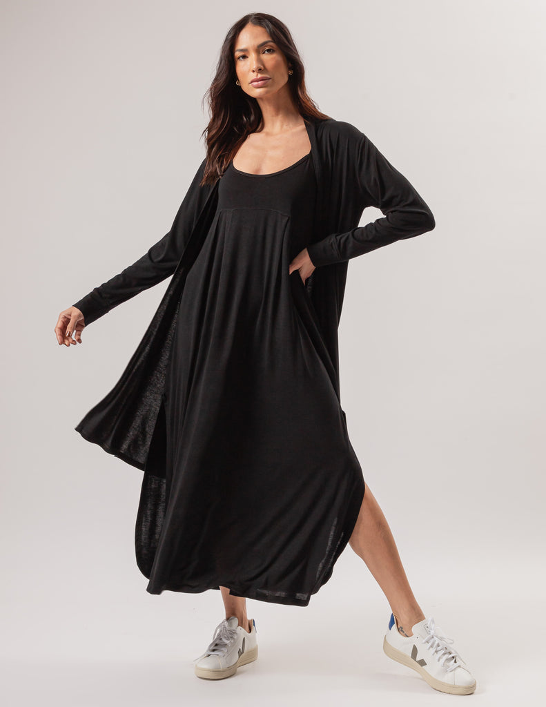 Vestido Luciana Preto e Cardigan Preto