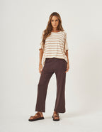 Conjunto Blusa Elisa Listras Mocha Mousse e Calça Elisa Marrom