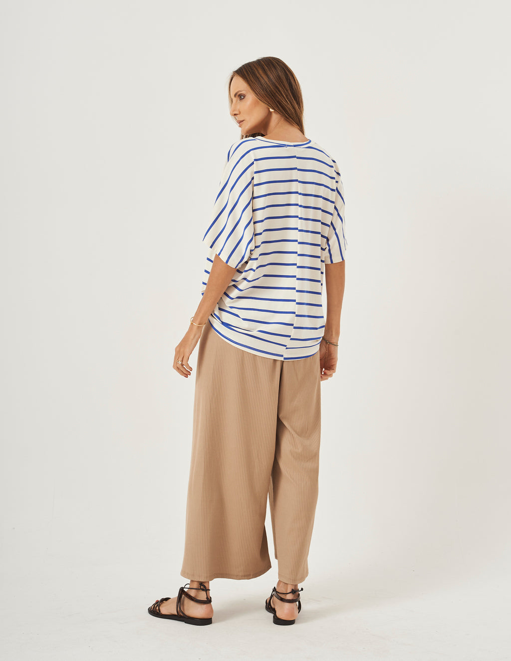 Conjunto Blusa Elisa Listras Azul Marinho e Calça Vera Em malha Canelada Bege