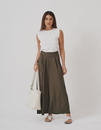 Conjunto Regata Fendas Off white e Calça Vera Verde Militar Canelada