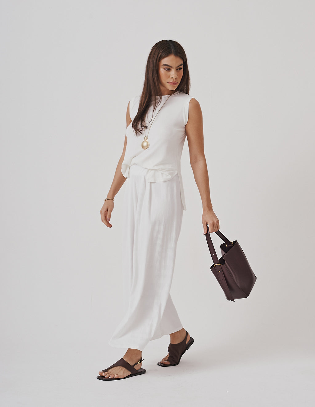 Conjunto Regata Fendas Off white e Calça Vera Off white
