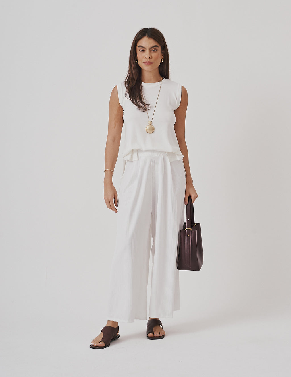 Conjunto Regata Fendas Off white e Calça Vera Off white