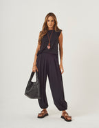 Conjunto Blusa Regata Fendas preta e Calça Aladin Preta
