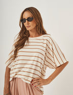 Conjunto Blusa Elisa Listras Mocha Mousse e Calça Aladin Bege