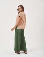 Conjunto Blusa Eleonora Bege e Calça Panama Verde Militar