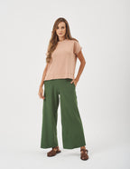 Conjunto Blusa Eleonora Bege e Calça Panama Verde Militar