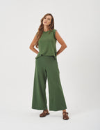 Conjunto Blusa Fendas Verde Militar e Calça Panama Verde Militar