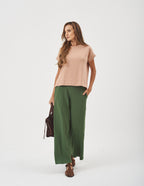 Conjunto Blusa Eleonora Bege e Calça Panama Verde Militar
