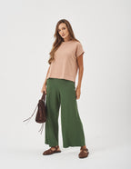 Conjunto Blusa Eleonora Bege e Calça Panama Verde Militar