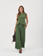 Conjunto Blusa Fendas Verde Militar e Calça Panama Verde Militar