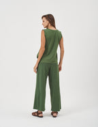 Conjunto Blusa Fendas Verde Militar e Calça Panama Verde Militar