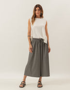 Conjunto Blusa Regata Fendas Off White e Calça Mônaco Mescla