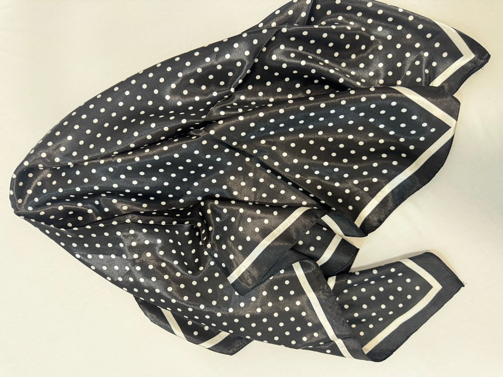 Lenço Estampado Poá P&B Refinado