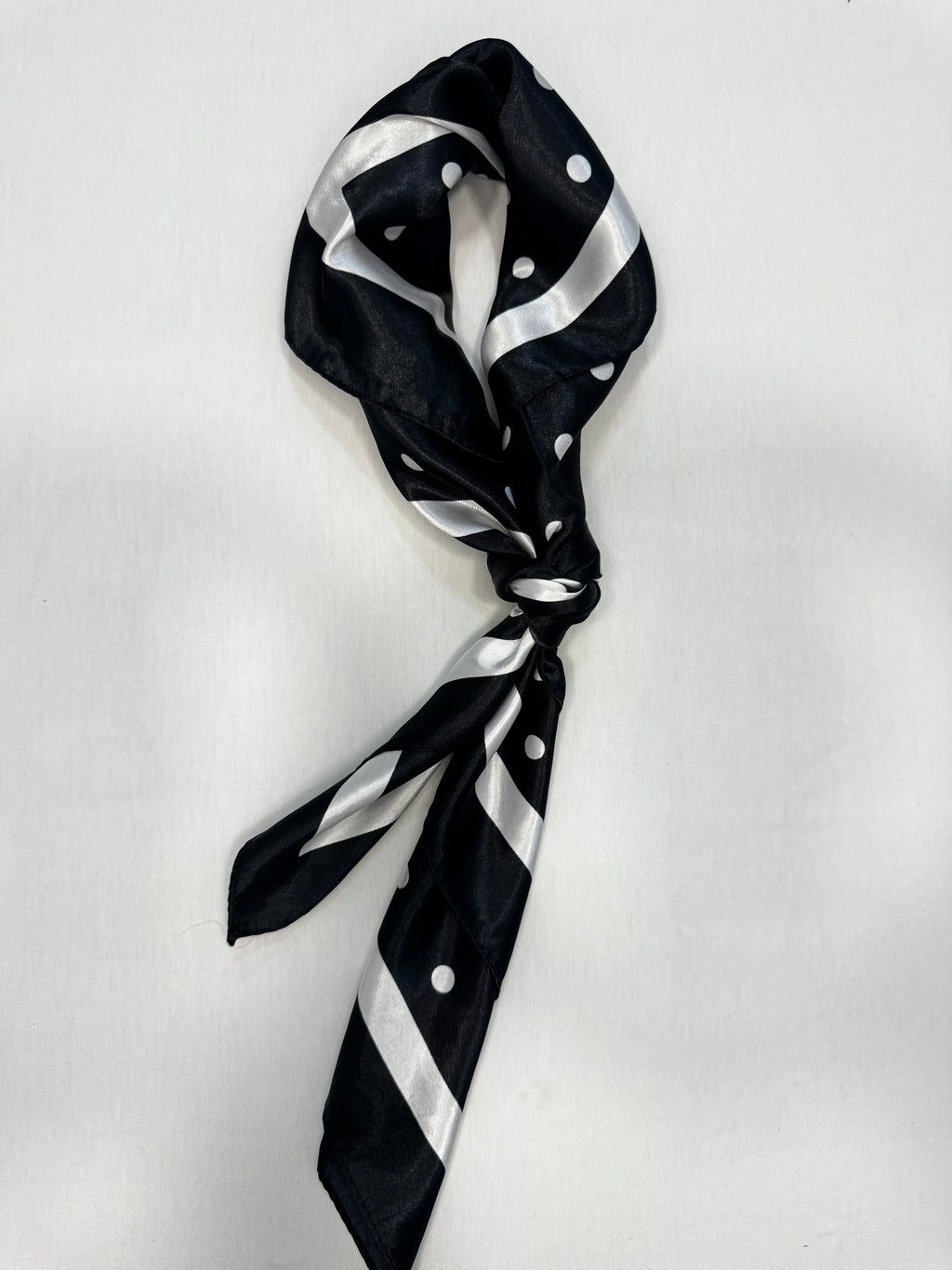 Lenço Estampado Poá P&B