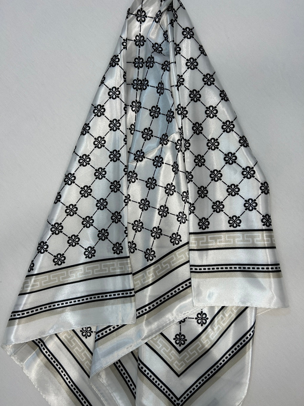Lenço Estampado Geométrico Floral