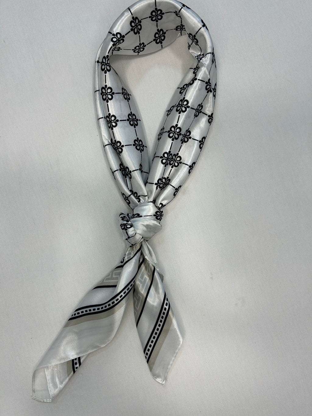 Lenço Estampado Geométrico Floral