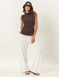 Conjunto Regata Barbara Marrom e Calça Panama Off White