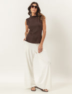 Conjunto Regata Barbara Marrom e Calça Panama Off White