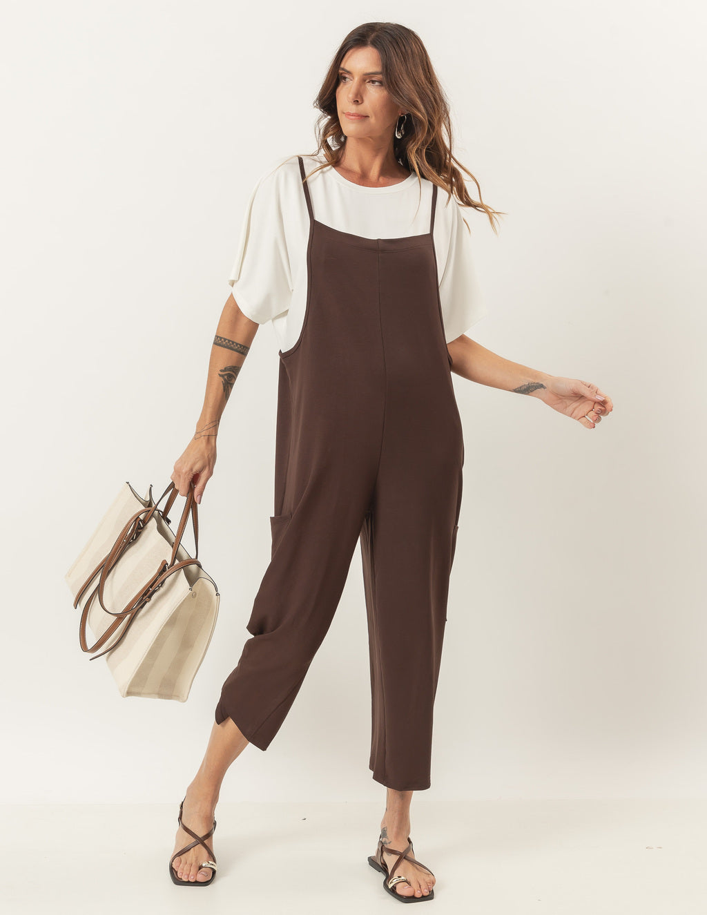 Conjunto Macacão Amber Marrom com Blusa Elisa Off White – Friga Store