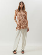 Conjunto Blusa Aisha Zebra Animal Print e Calça Panamá Off White