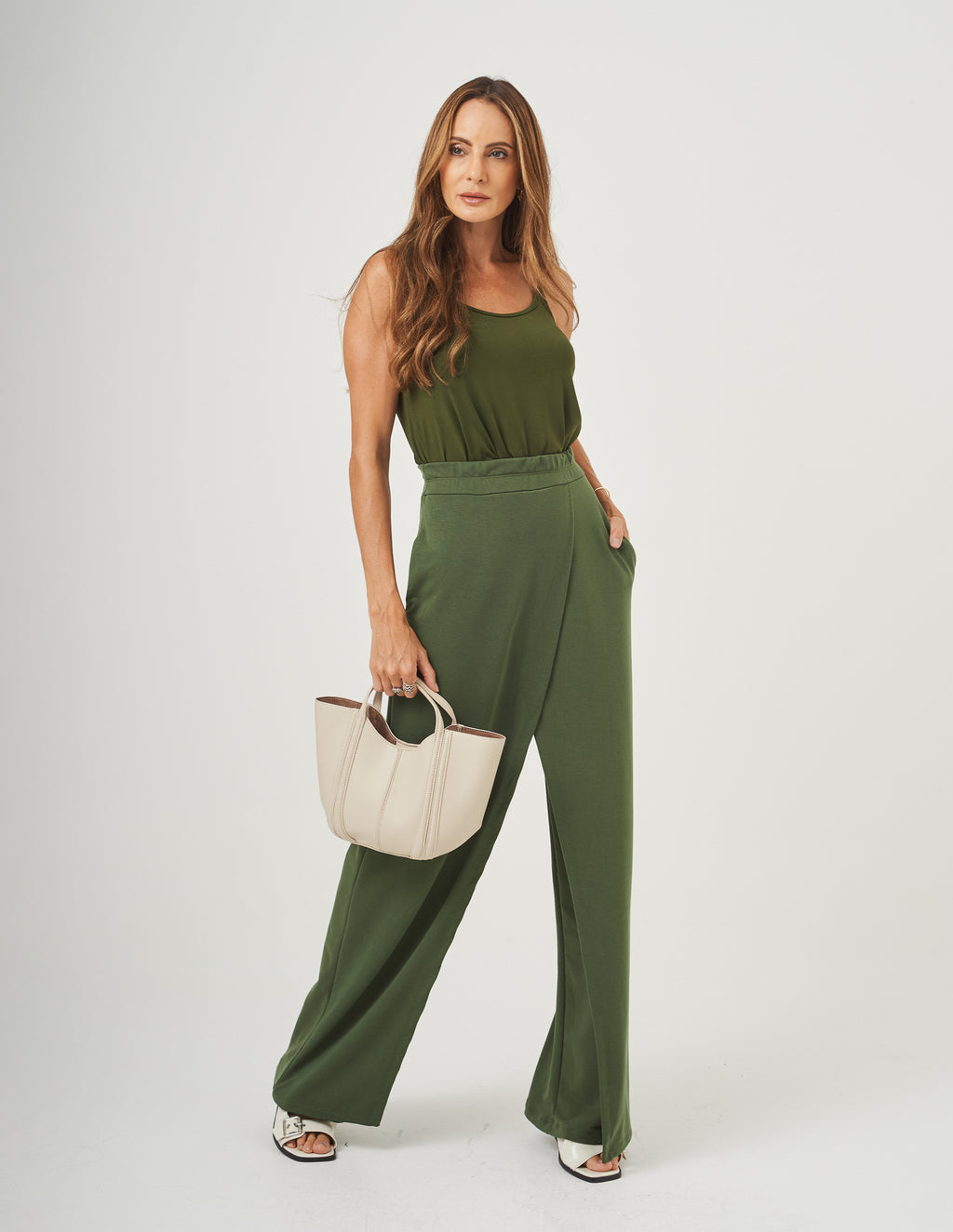 Conjunto Blusa Rio Fresh Verde Militar e Calça Chloe Verde Militar