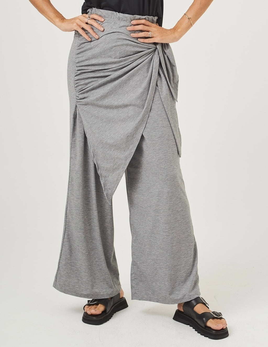 Conjunto Blusa Rio Fresh Preta e Calça Eva Mescla