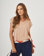 Conjunto Blusa Alessia Bege e Calça Safira Azul Marinho