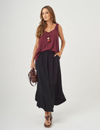 Conjunto Blusa Atenas Malbec e Saia Emma Preta