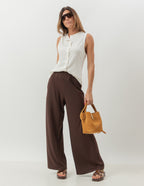 Conjunto Colete Melanie Off White e Calça Panamá Marrom