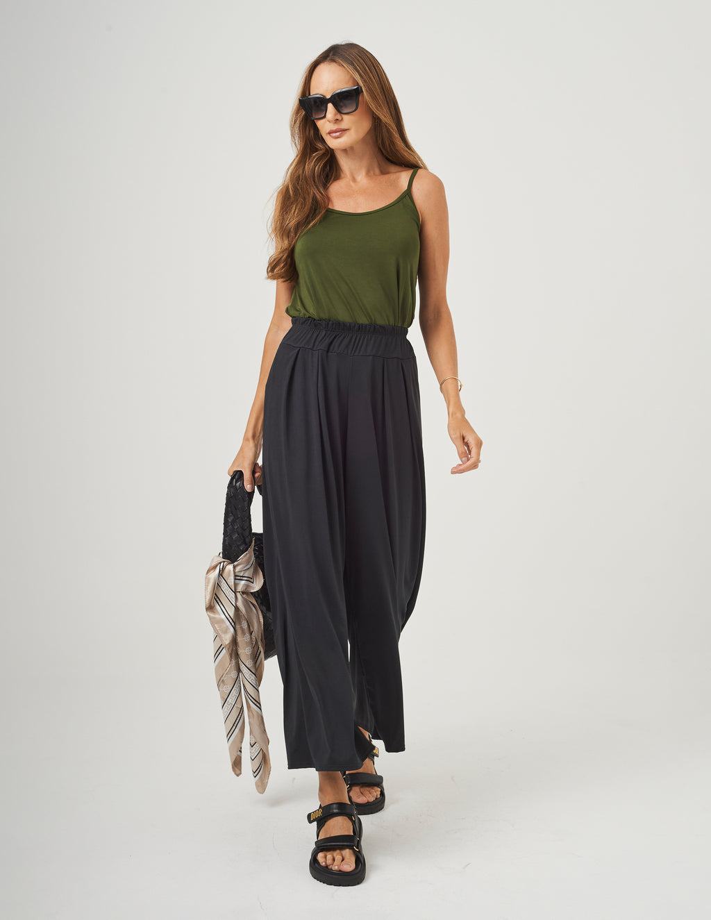 Calça Pantalona Cropped Vera Fresh Preta