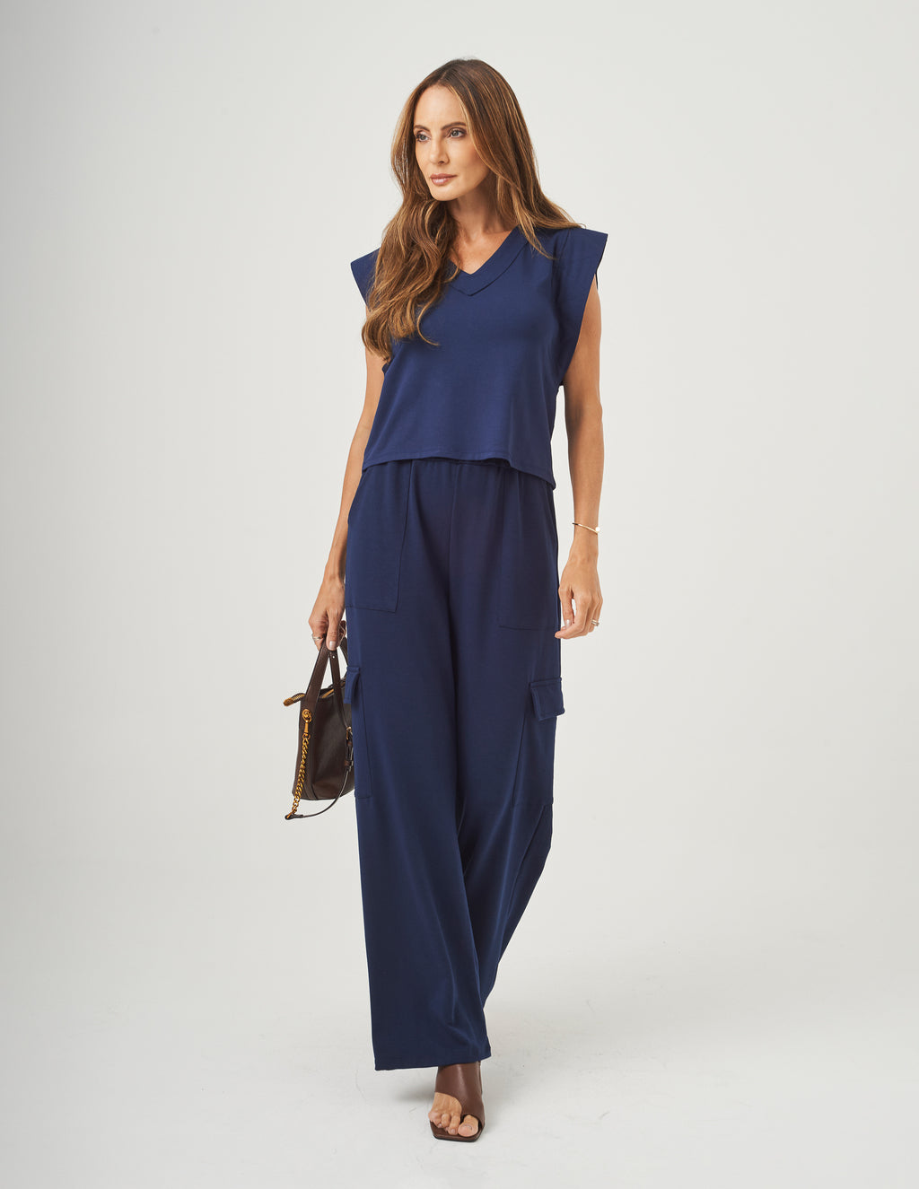 Conjunto Blusa Alessia Azul Marinho e Calça Cargo Safira Azul Marinho