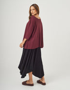 Conjunto Blusa Gola Careca Malbec e Saia Eloá Preta