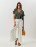 Conjunto Blusa Transpassada verde Militar e Calça Pantalona Cropped Vera Off White