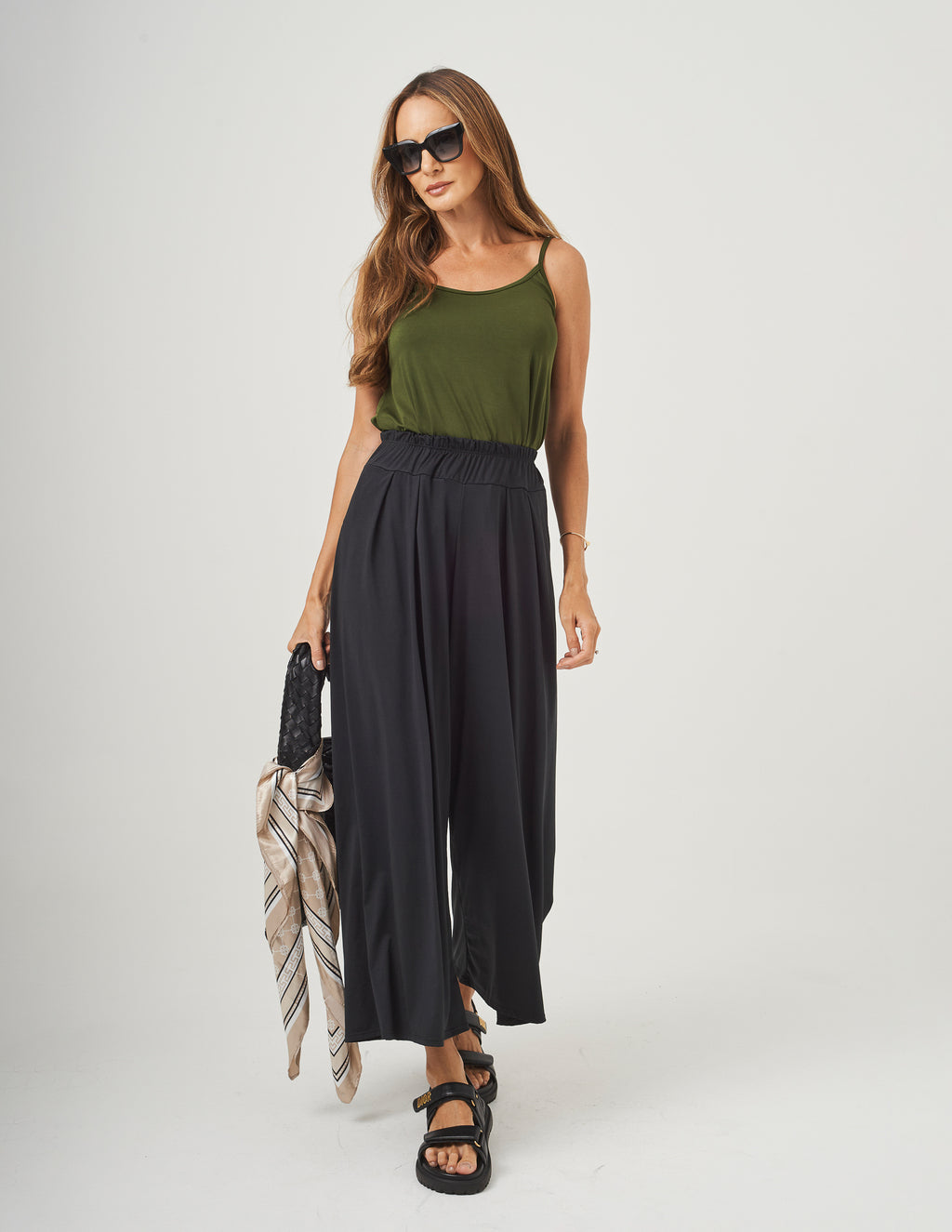 Calça Pantalona Cropped Vera Fresh Preta