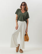 Conjunto Blusa Transpassada verde Militar e Calça Pantalona Cropped Vera Off White