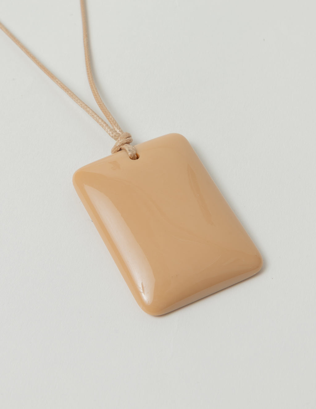 Colar Cordão Com Retângulo Bege