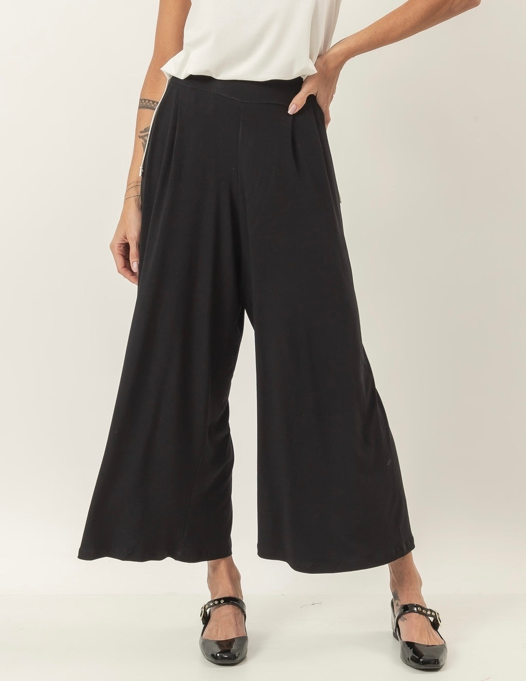 CALÇA PANTALONA CROPPED VERA PRETA