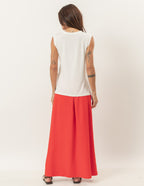 Conjunto Blusa Regata Fendas Off white e Saia Midi Valença Vermelha