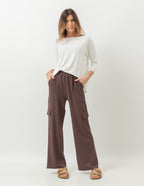 Conjunto Blusa Eva Off White e Calça Cargo Safira Marrom