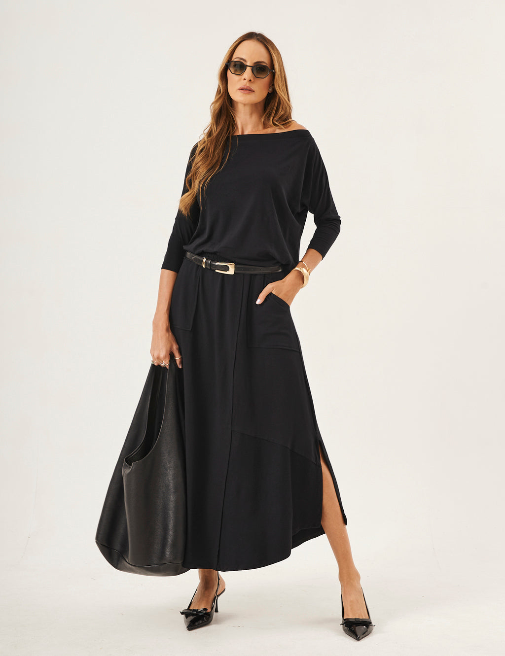 Cinto Preto Fino Com Fivela Dourada