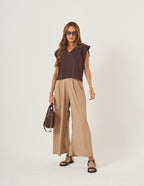 Calça Pantalona Cropped Vera em Malha Canelada Bege