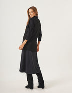 Conjunto Blusa Panamá Preta, Colete Aurora Preto e Saia Alessia Preta