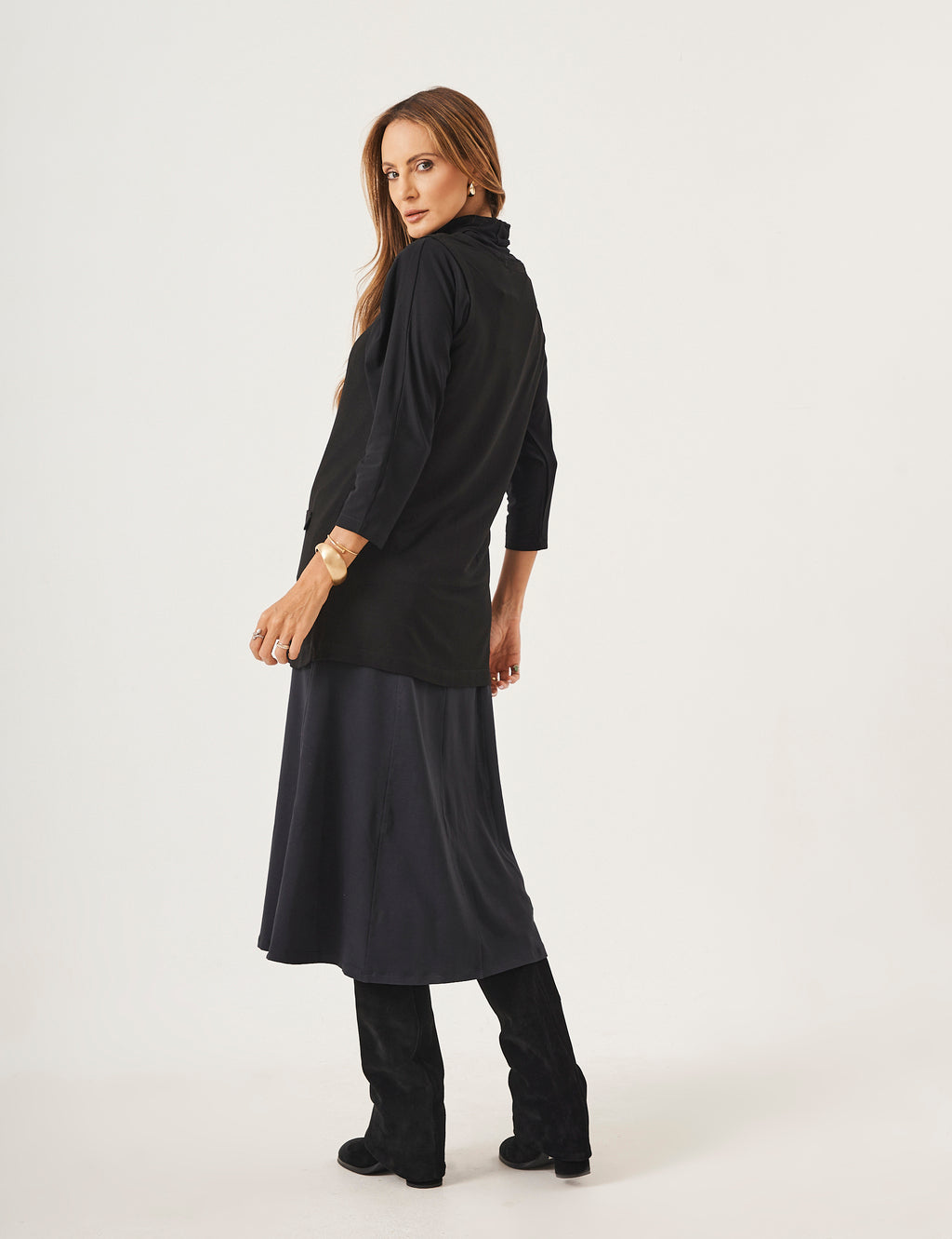 Conjunto Blusa Panamá Preta, Colete Aurora Preto e Saia Alessia Preta