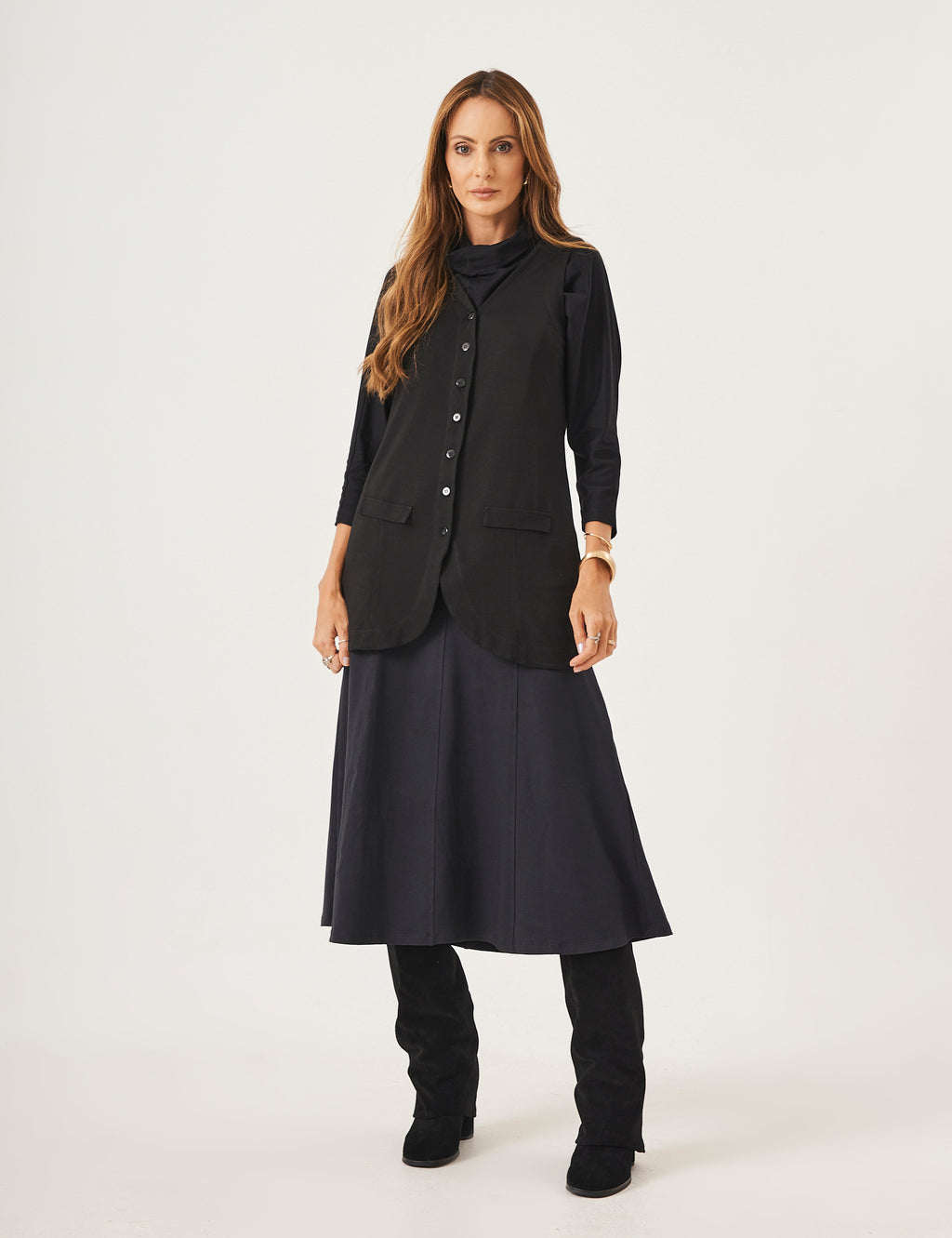 Conjunto Blusa Panamá Preta, Colete Aurora Preto e Saia Alessia Preta
